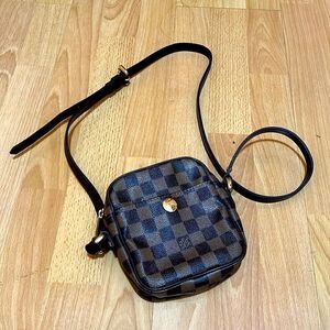 Rift crossbody bag